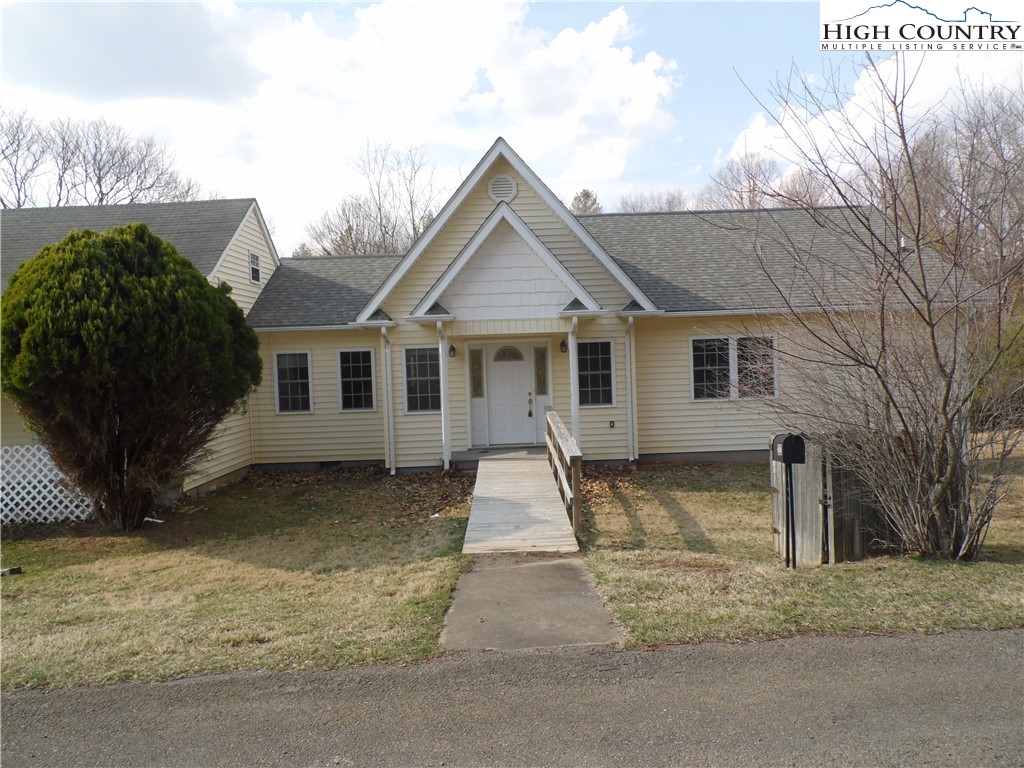 232 Riverview Drive Property Photo 2