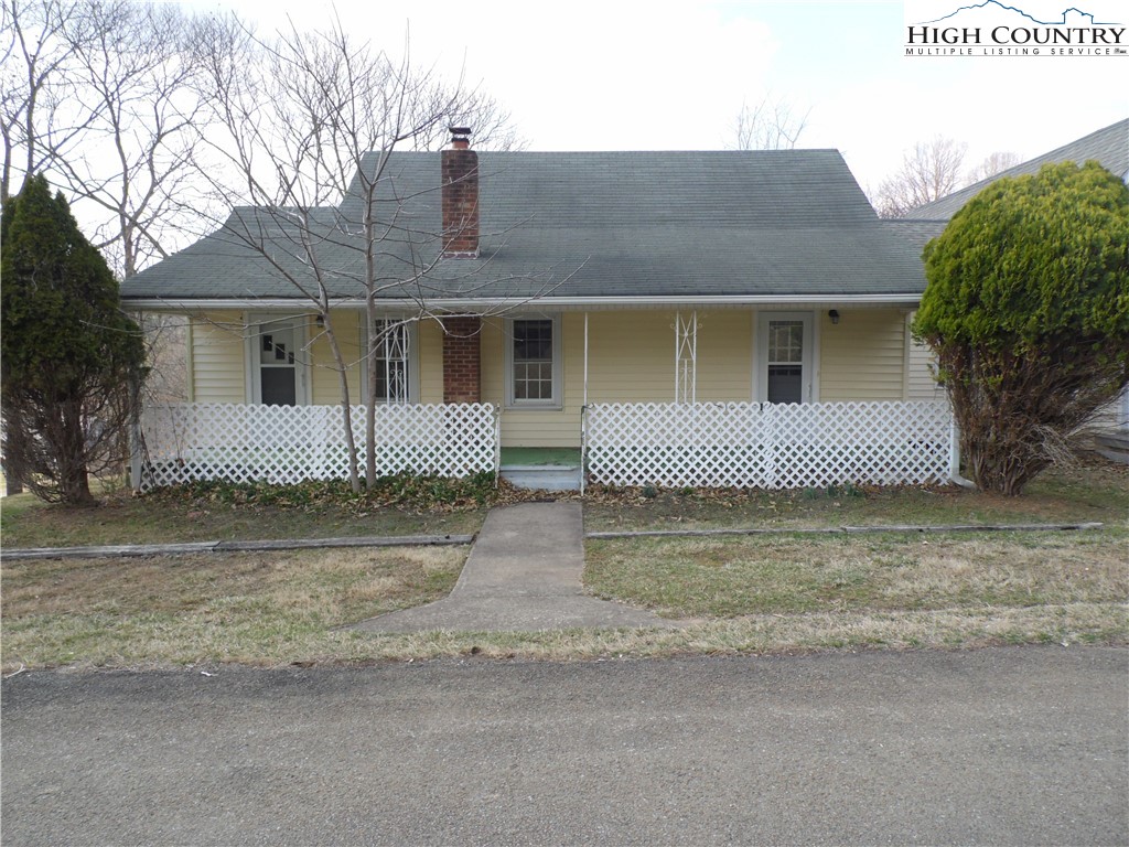 232 Riverview Drive Property Photo 3