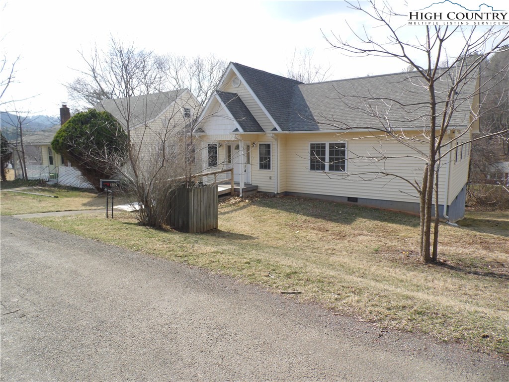 232 Riverview Drive Property Photo 4
