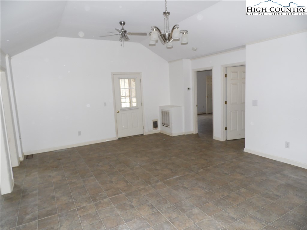 232 Riverview Drive Property Photo 7
