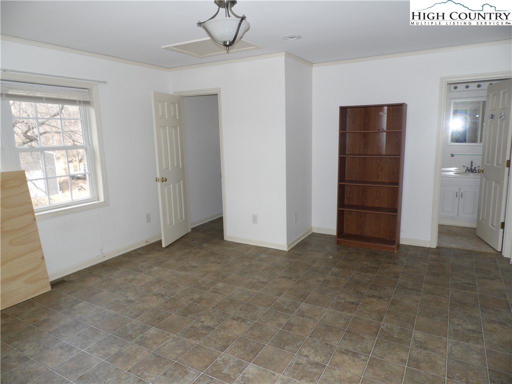 232 Riverview Drive Property Photo 11
