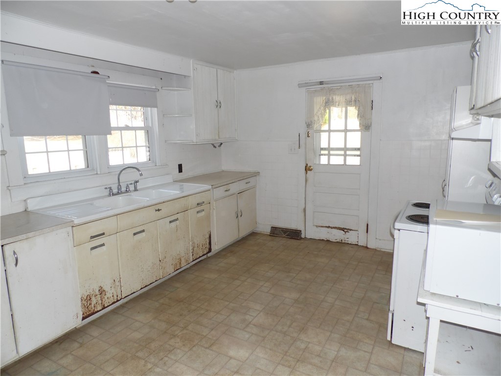 232 Riverview Drive Property Photo 21