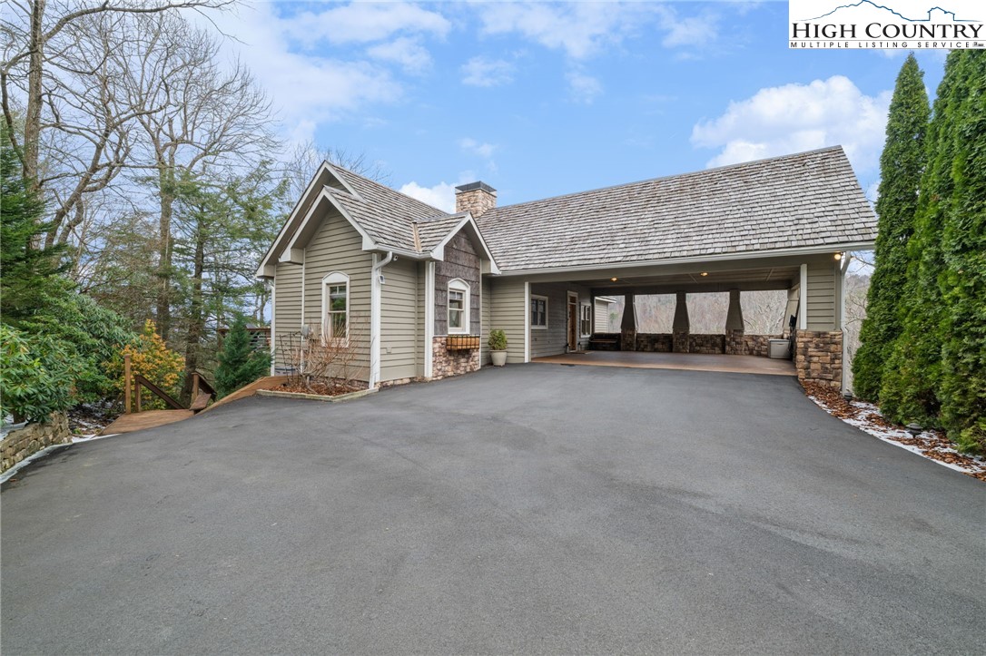 1690 Evergreen Property Photo 1