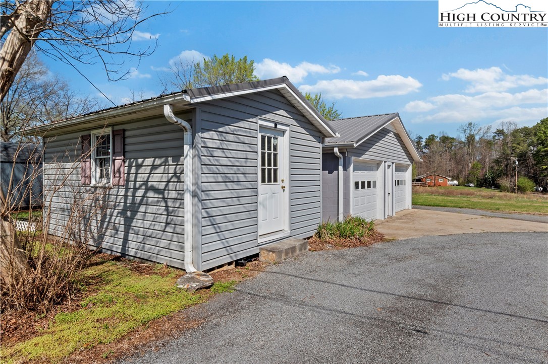 613 Nc Highway 67 Property Photo 5