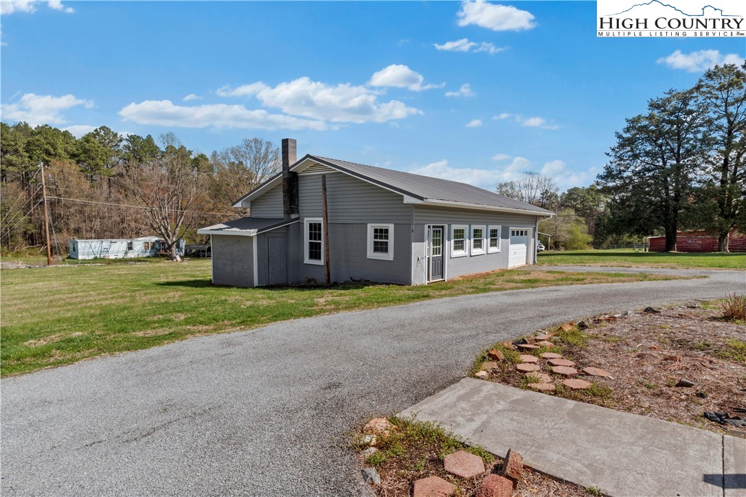 613 Nc Highway 67 Property Photo 6
