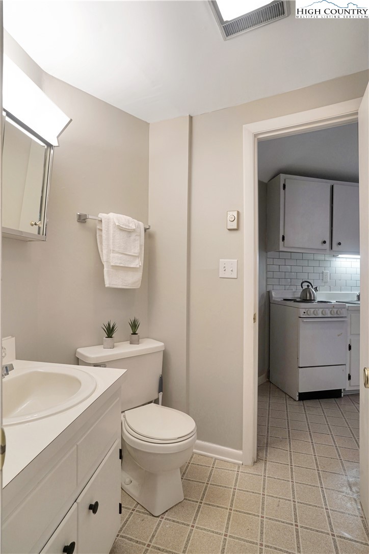560 Laurel Ridge Road Property Photo 12