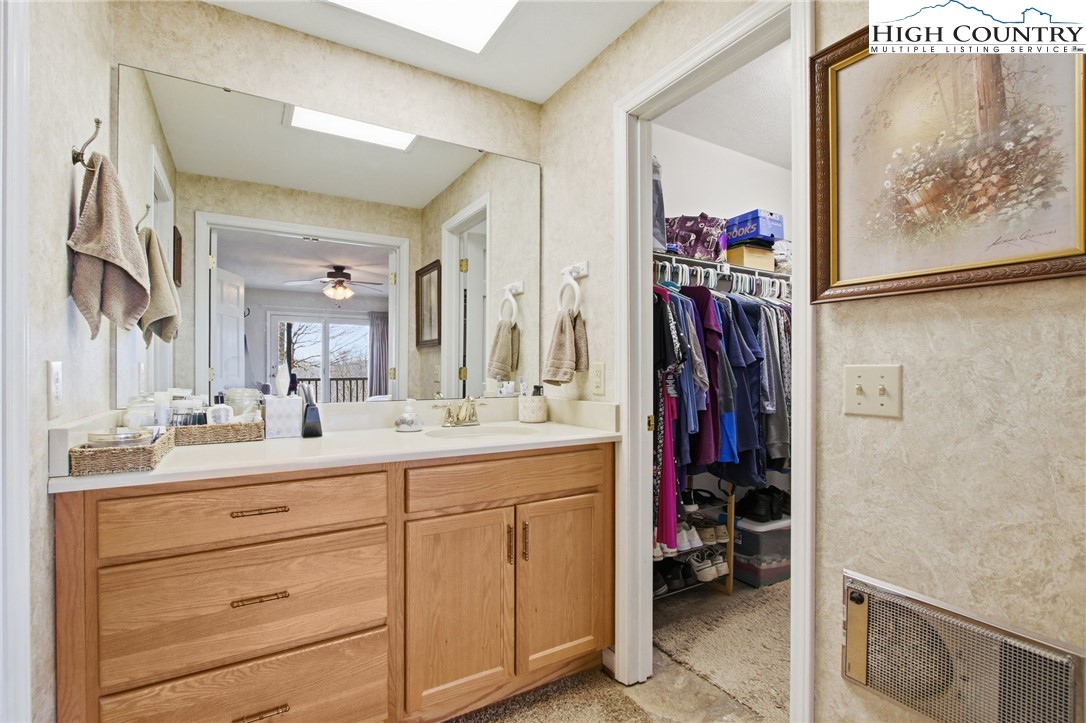 323 Sugar Tree Lane Property Photo 17