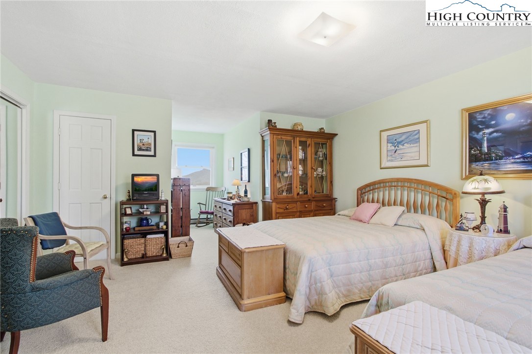 323 Sugar Tree Lane Property Photo 19