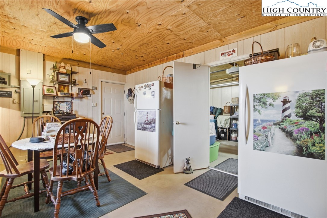 323 Sugar Tree Lane Property Photo 32