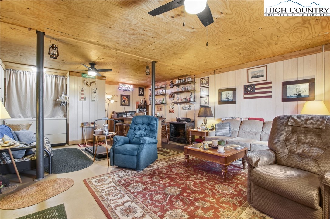 323 Sugar Tree Lane Property Photo 33
