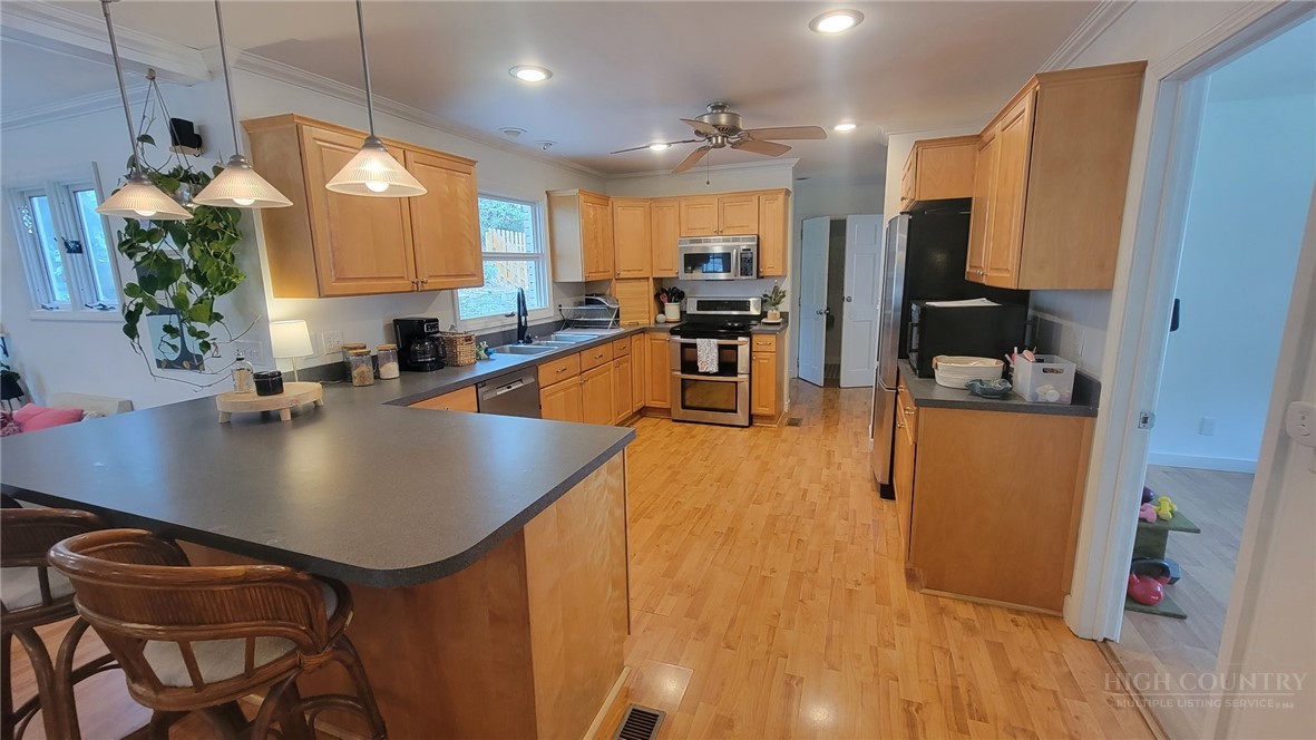 410 Poplar Hill Drive Property Photo 12