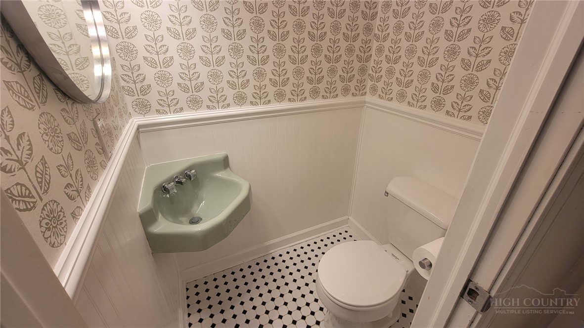 410 Poplar Hill Drive Property Photo 17