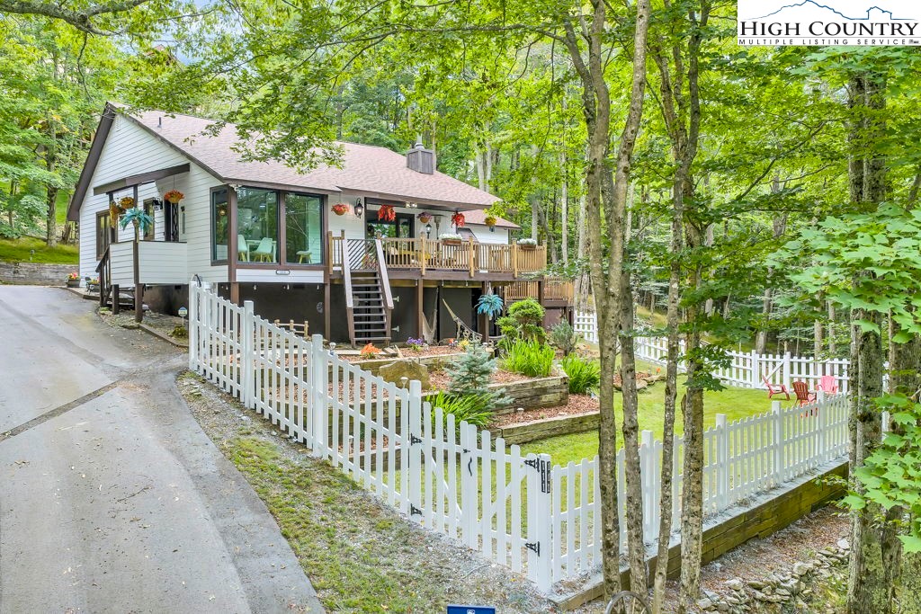 111 Wintergreen Way Road Property Photo 1