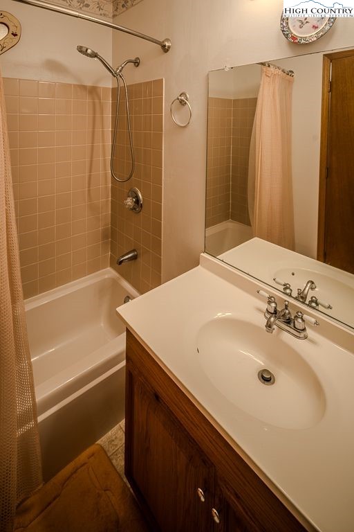 102 N Hickory Lane Property Photo 11