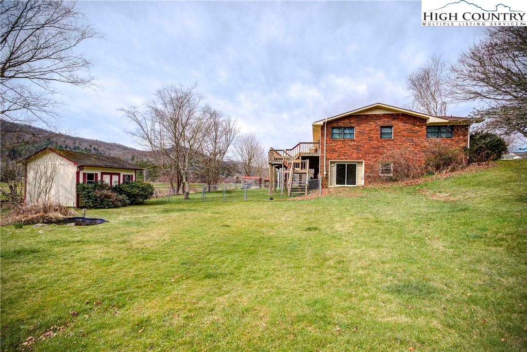 304 Evergreen Lane Property Photo 4