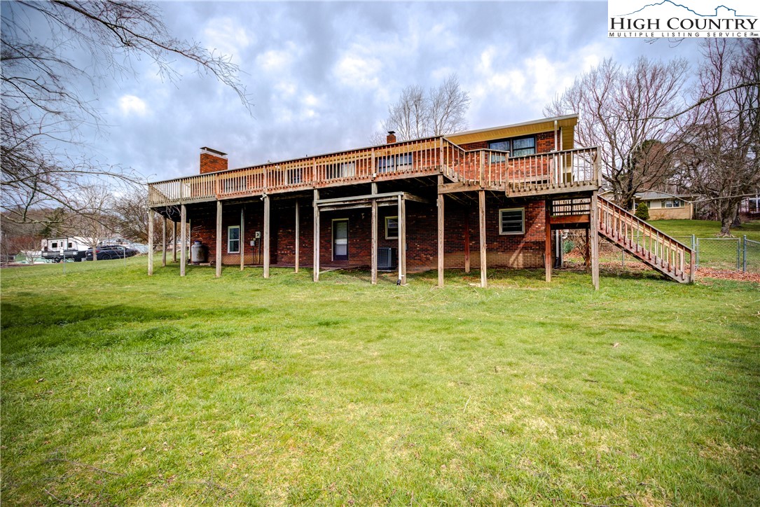 304 Evergreen Lane Property Photo 6