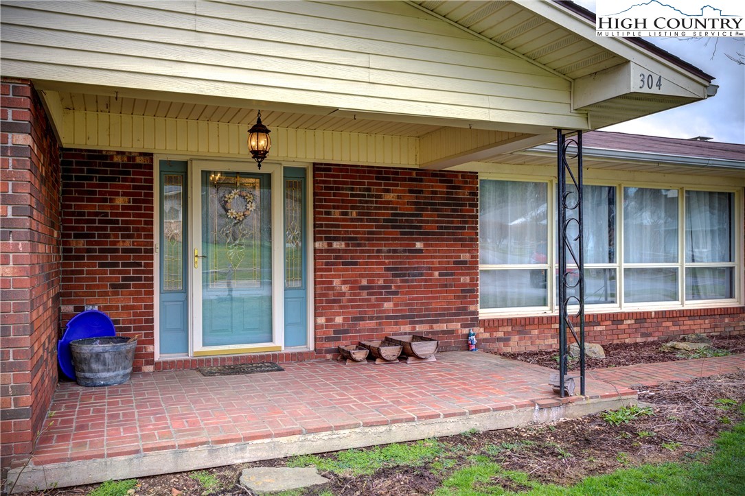 304 Evergreen Lane Property Photo 9