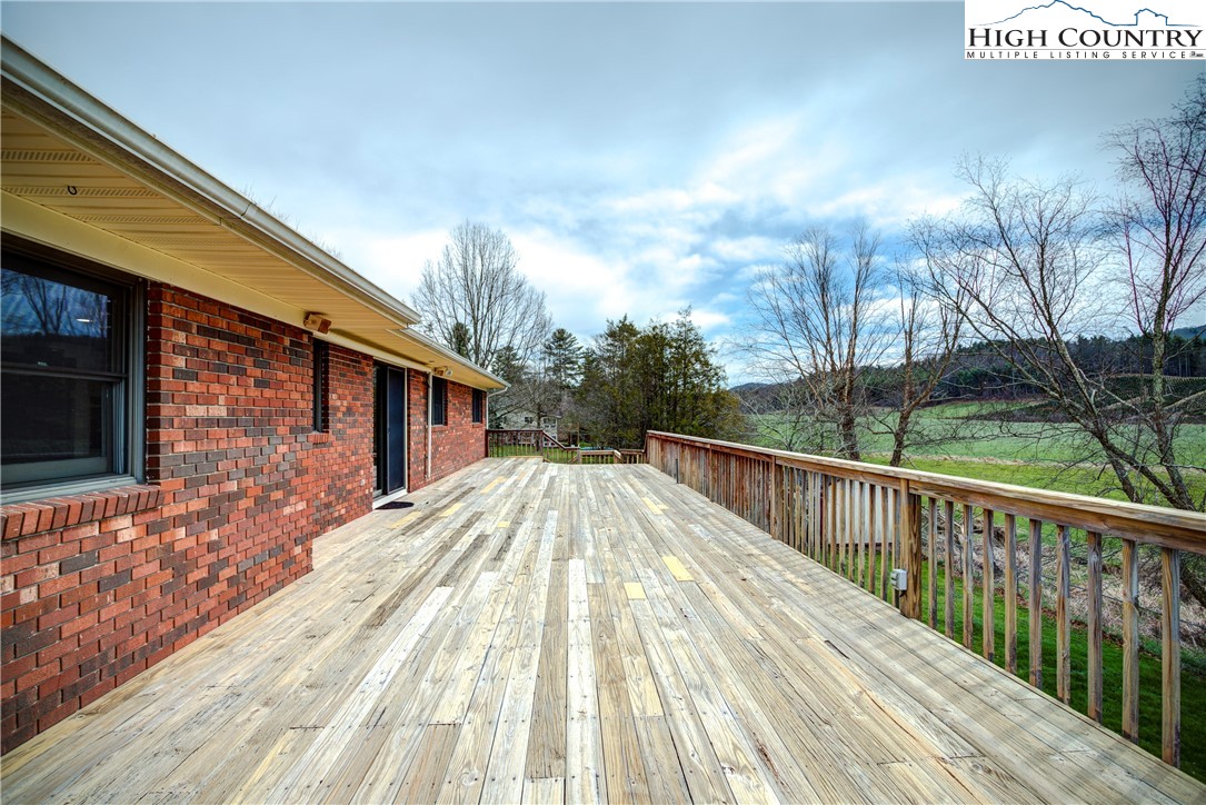 304 Evergreen Lane Property Photo 39