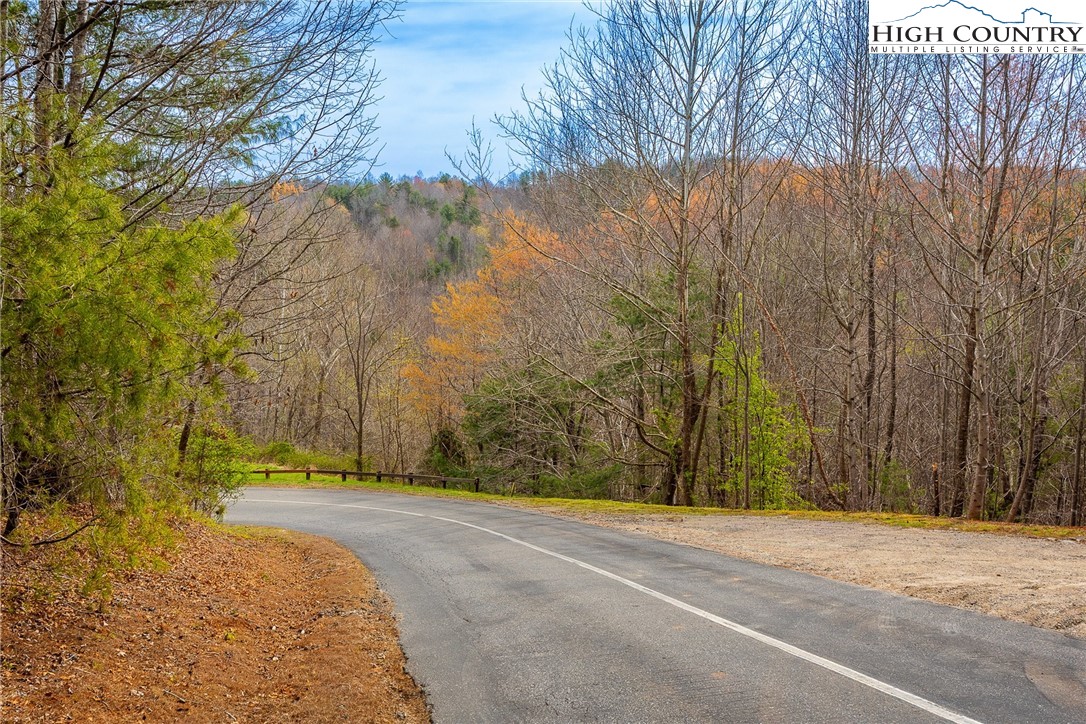 140 Johns Ridge Parkway Property Photo 6