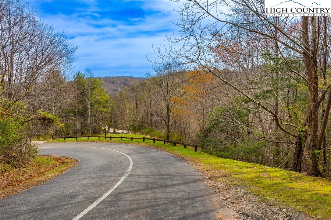 140 Johns Ridge Parkway Property Photo 7