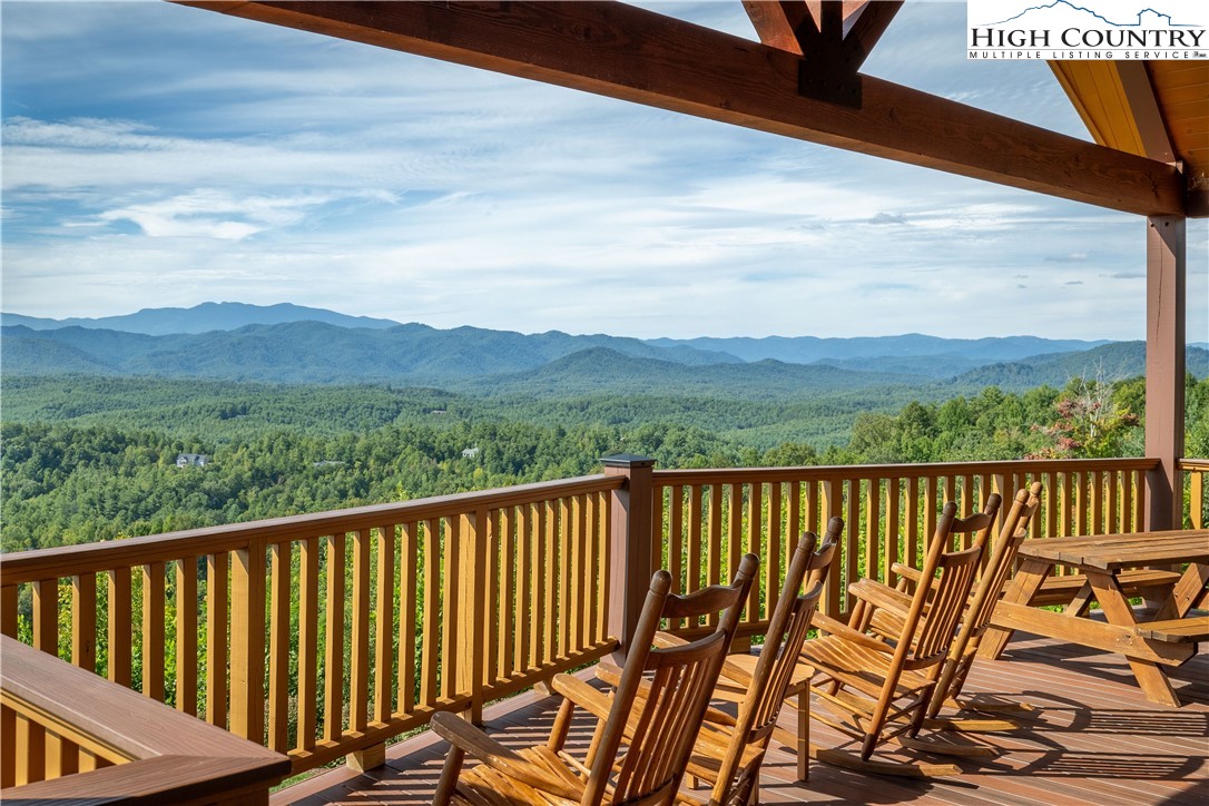 140 Johns Ridge Parkway Property Photo 24