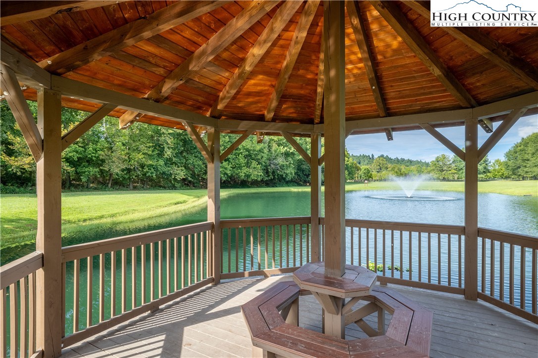 140 Johns Ridge Parkway Property Photo 26