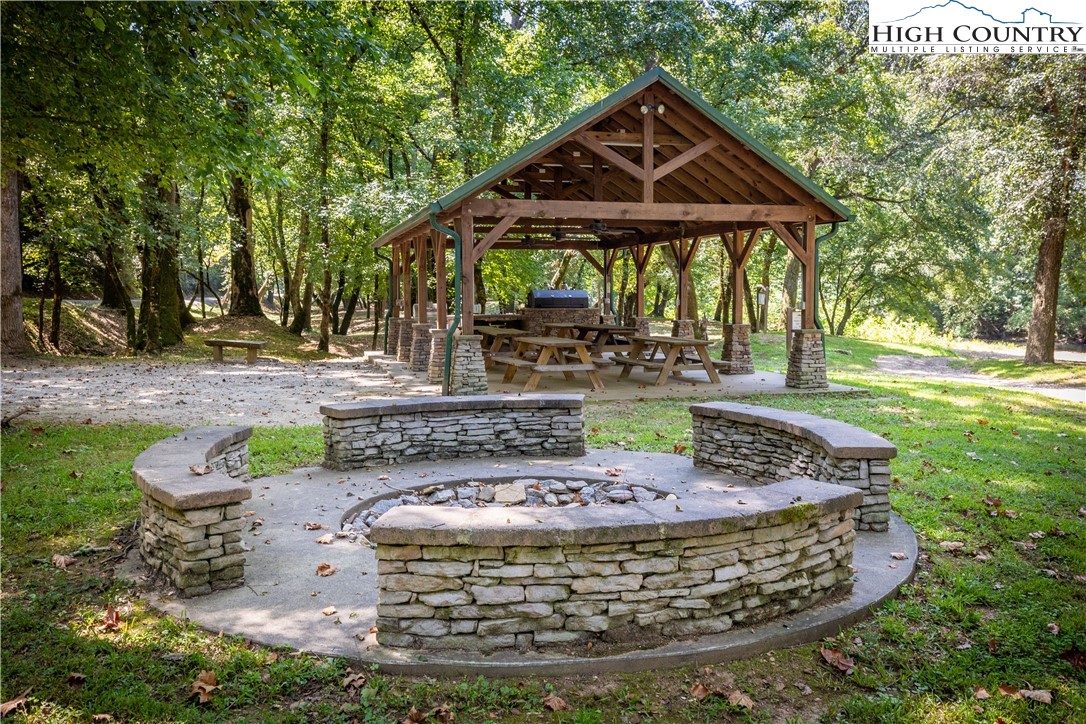 140 Johns Ridge Parkway Property Photo 27