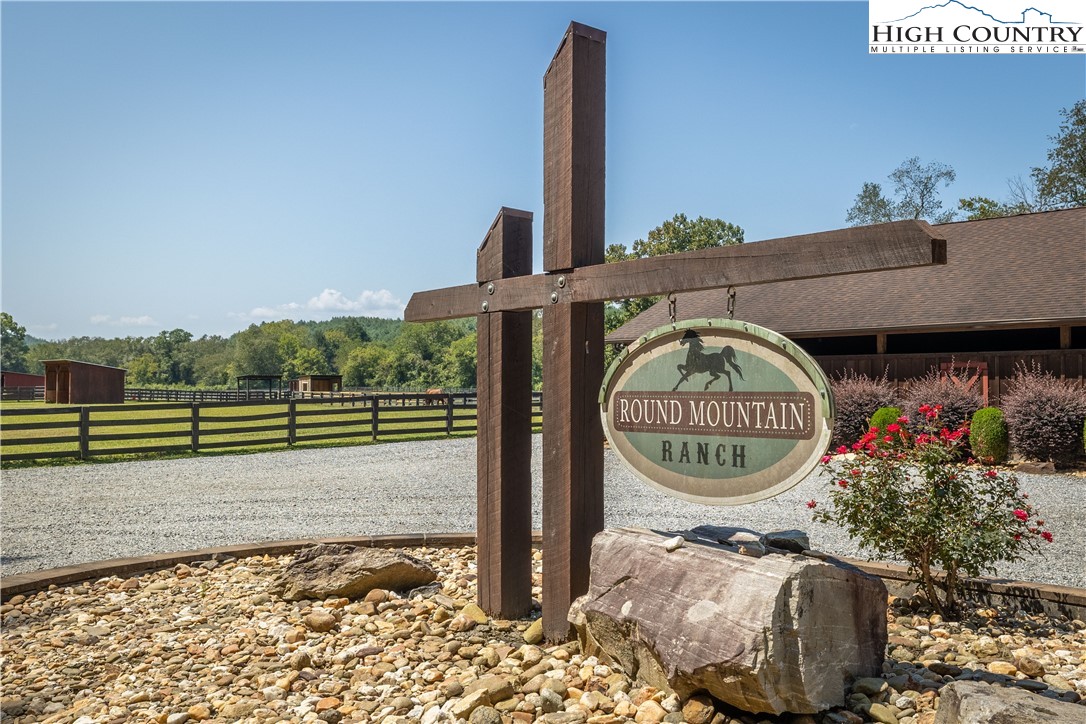 140 Johns Ridge Parkway Property Photo 31