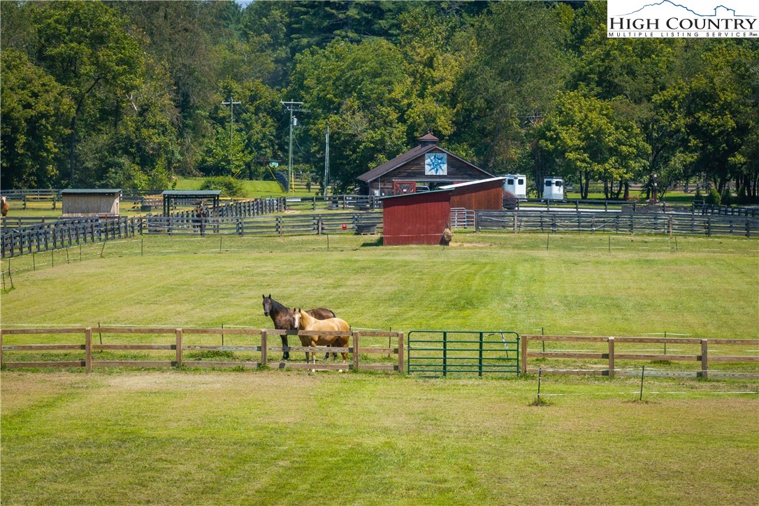 140 Johns Ridge Parkway Property Photo 32