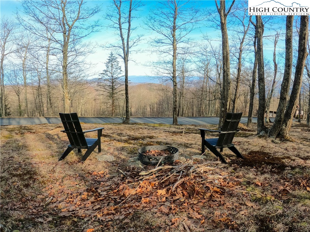 663 Rocky Parkway Property Photo 4