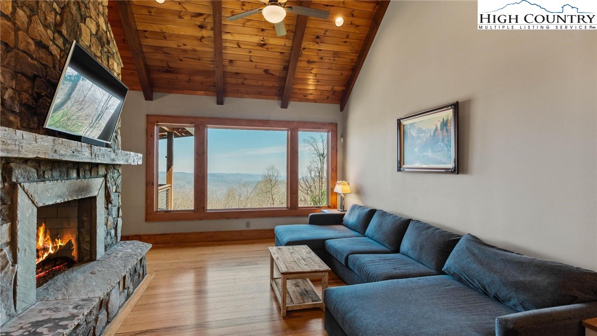 137 Burningbush Trail Property Photo 6