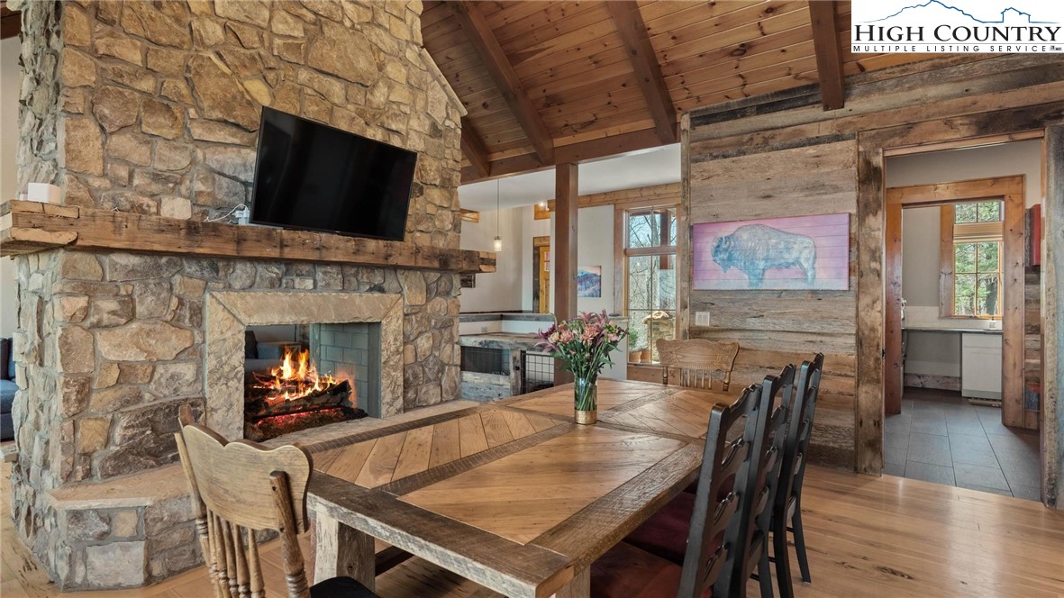 137 Burningbush Trail Property Photo 9