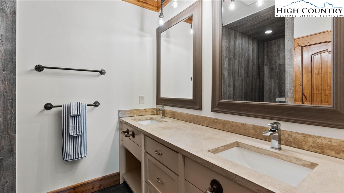 137 Burningbush Trail Property Photo 31