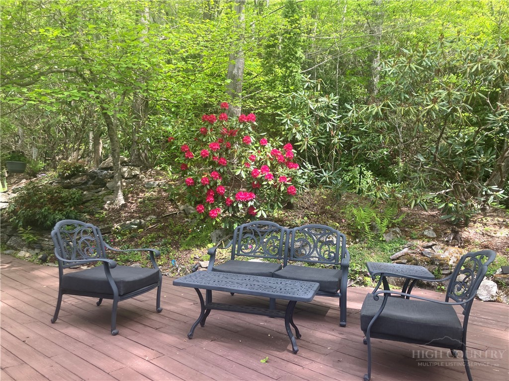 220 Woodwinds Lane Property Photo 10