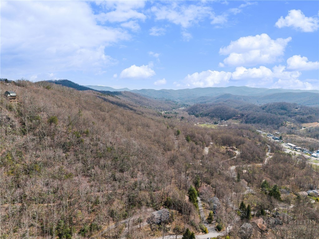 220 Woodwinds Lane Property Photo 45