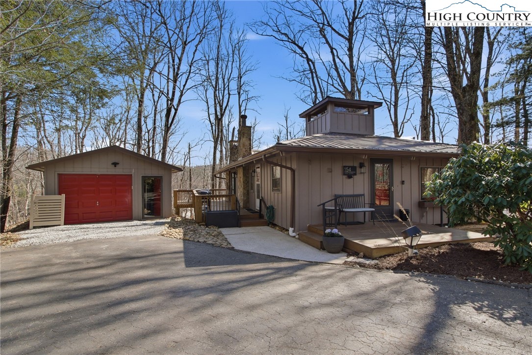 154 Lady Slipper Loop Property Photo 1