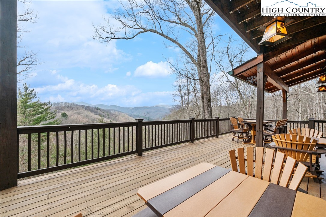 315 Lazy Bear Trail Property Photo 5