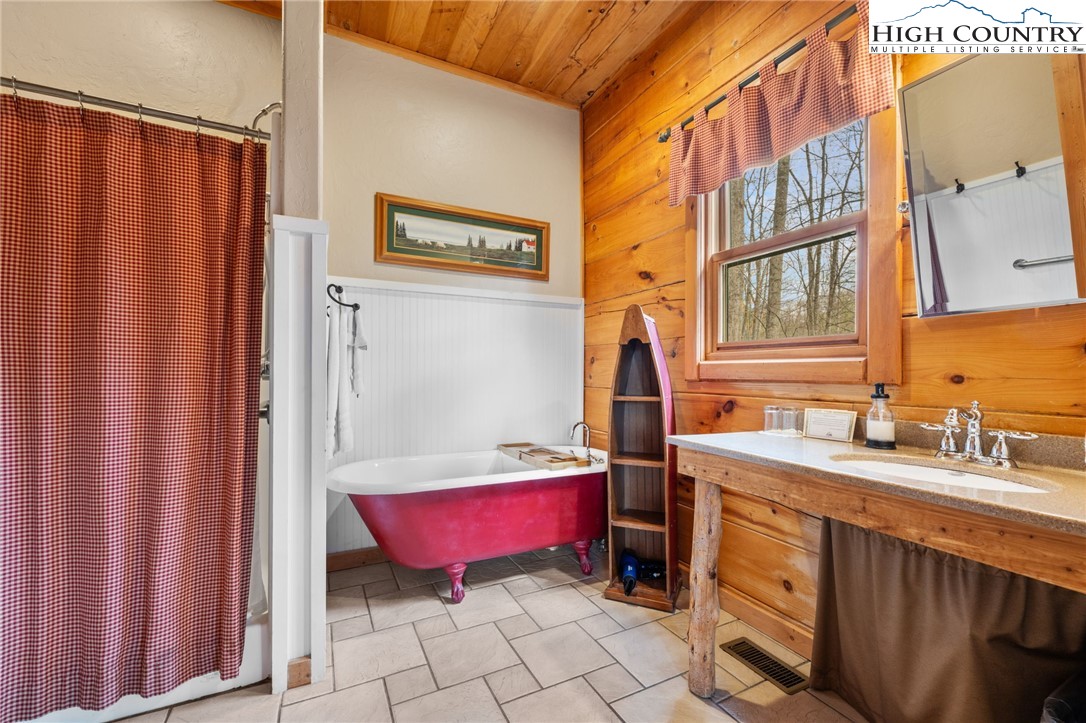 315 Lazy Bear Trail Property Photo 28