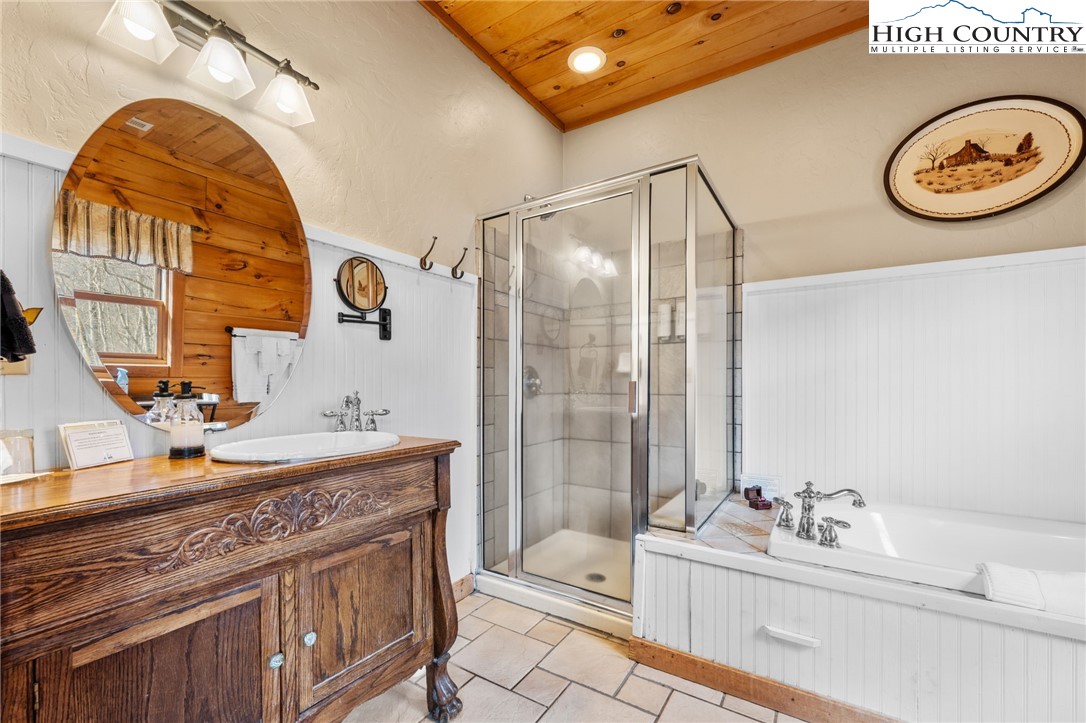 315 Lazy Bear Trail Property Photo 37