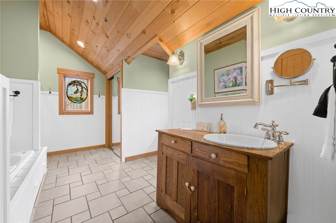 315 Lazy Bear Trail Property Photo 45