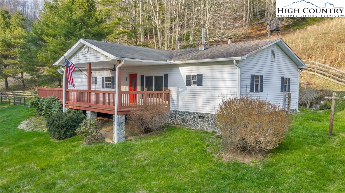 3160 Roundabout Road Property Photo 1