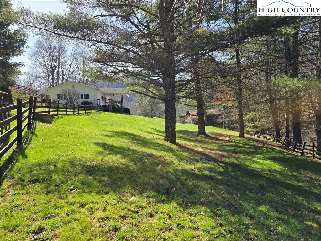 3160 Roundabout Road Property Photo 2
