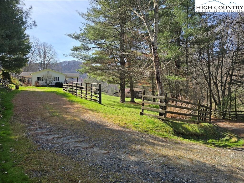 3160 Roundabout Road Property Photo 5