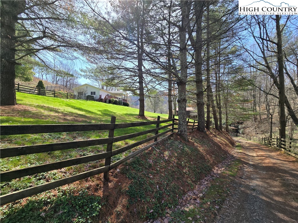 3160 Roundabout Road Property Photo 6
