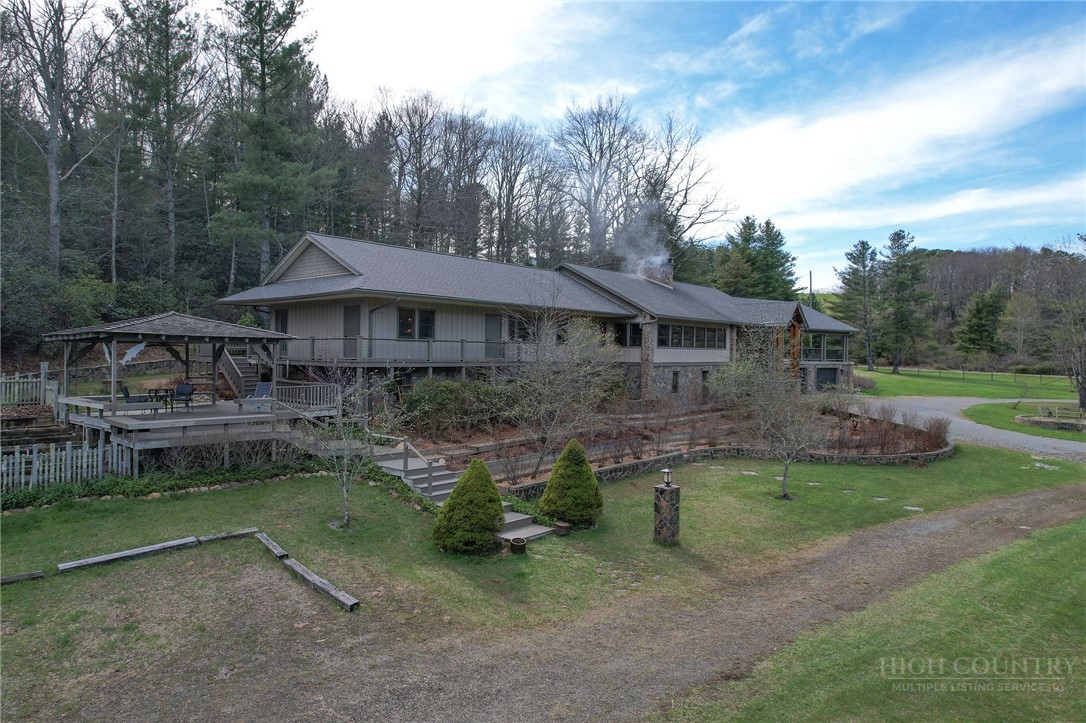 110 Mountain Hearth Drive Property Photo 2