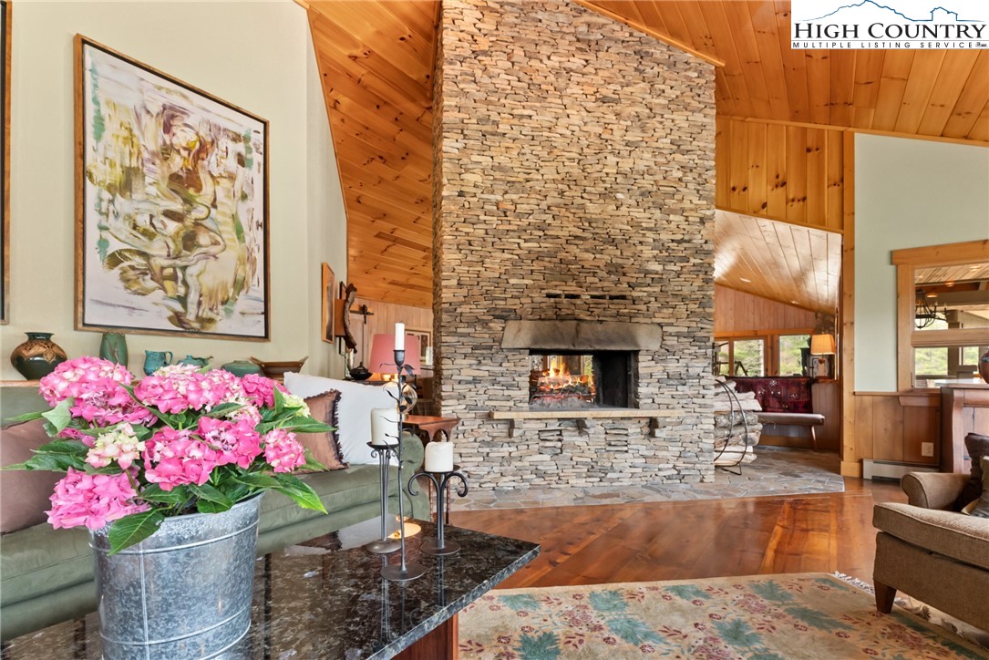110 Mountain Hearth Drive Property Photo 10