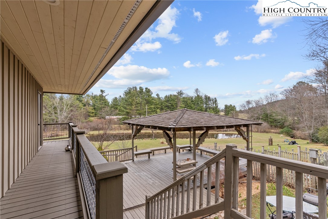 110 Mountain Hearth Drive Property Photo 34
