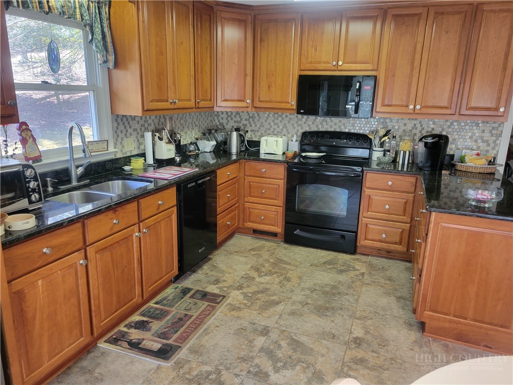 488 Meadow View Road Property Photo 10