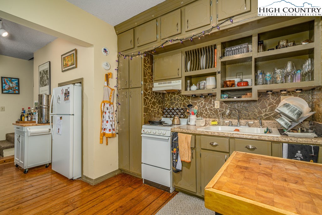 199 Brooker Street Property Photo 36