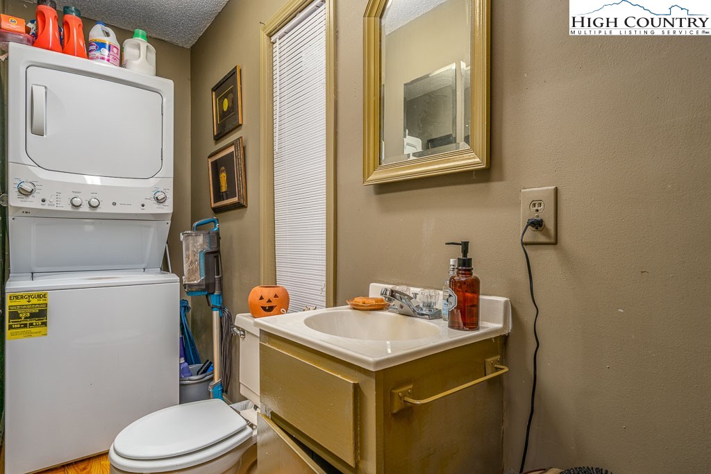 199 Brooker Street Property Photo 37